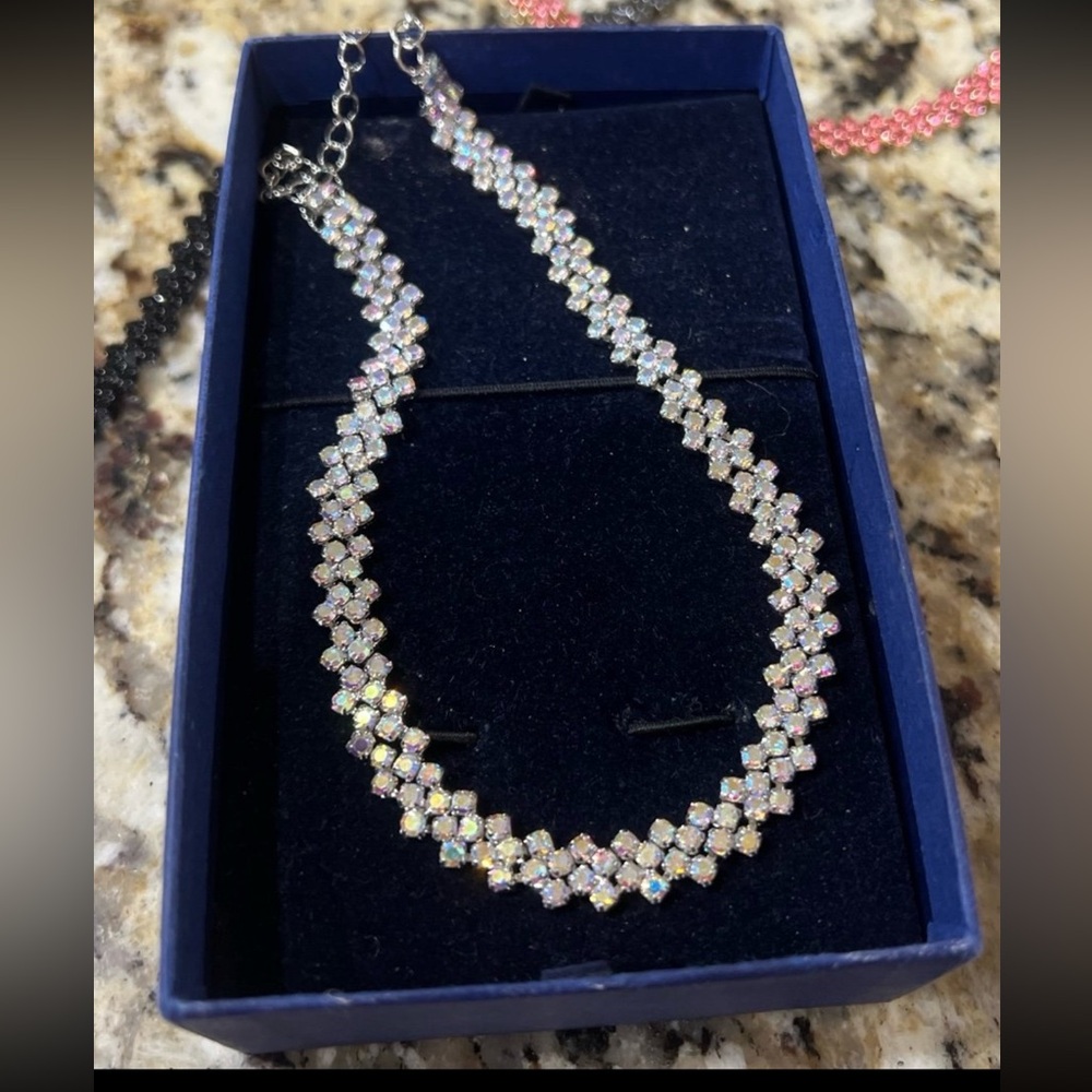 Gorgeous AB crystal choker/short necklace with swarovski elements CABR1 - Picture 4 of 11
